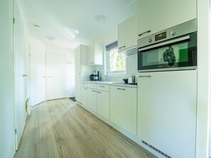 Chalet | Private kitchen - Modern Chalet With Dishwasher, Near Utrecht (Maarn)