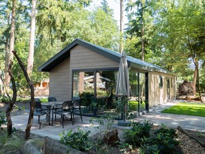 Chalet | Dining - Modern Chalet With Dishwasher, Near Utrecht (Maarn)