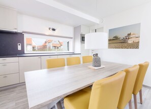 Private kitchen - Holiday Home Near North Sea Beach, Breeduyn (Bredene)
