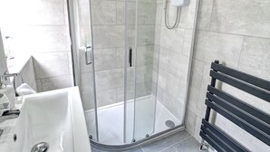 Unclassified image, 3 of 16, button - Delightful Apartment in Glasgow on the Bank of Clyde River (Glasgow)