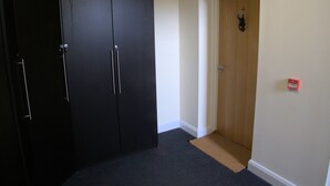 Unclassified image, 4 of 24, button - Lavish Holiday Home in Troon near Beach (Troon)