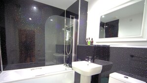 Unclassified image, 5 of 24, button - Lavish Holiday Home in Troon near Beach (Troon)
