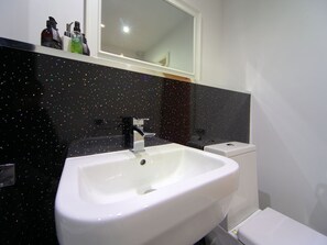 Douche, serviettes fournies