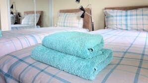 Unclassified image, 3 of 24, button - Lavish Holiday Home in Troon near Beach (Troon)