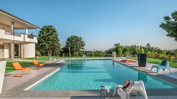 Apartment | Pool | Outdoor pool