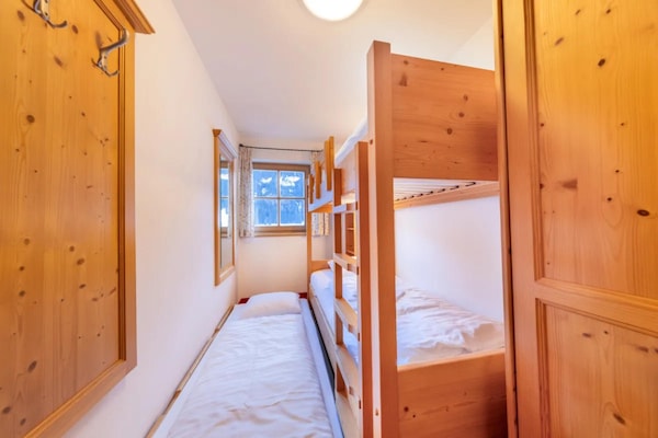 House | 4 bedrooms, bed sheets