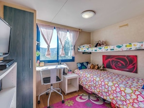 House | 2 bedrooms, individually furnished, bed sheets