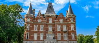 Wellness Castle With Cinema Bliss