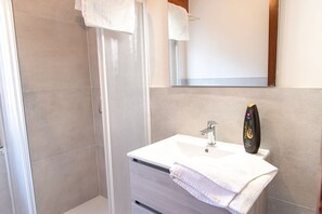 Apartment | Badezimmer