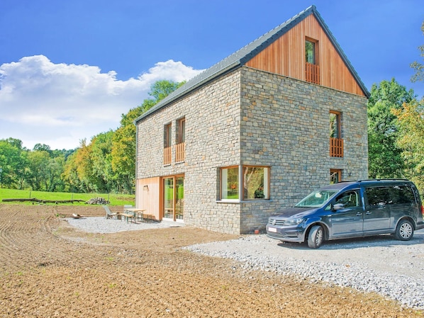 Exterior - Spacious Holiday Home in Hamoir, Between Durbuy and Spa (Hamoir)