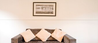 Serene Holiday Home in Livingston near Almond Valley