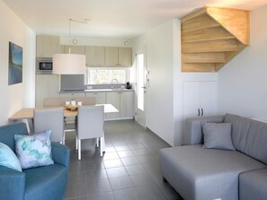 Private kitchen - Modern Holiday Home, Near the Sea (Bredene)