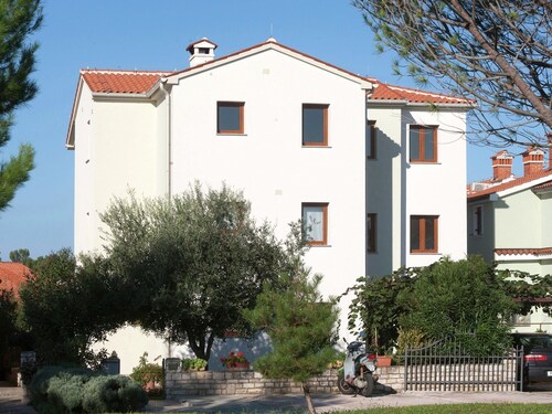 Nice Apartment With Balcony on the Second Floor With a Lovely View of the sea