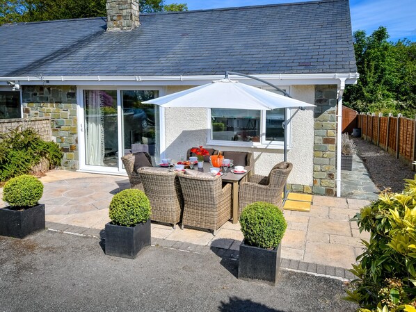Exterior - Magnific Holiday Home in Llanbedrog With Garden (Pwllheli)