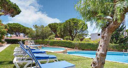 Wonderful Villa in Vilamoura With Barbecue and Private Swimming Pool