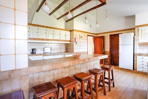Villa | Private kitchen | Stovetop, coffee/tea maker - Villa in Vilamoura With Pool Near Beach (Loulé)