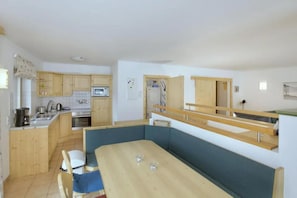 House | Dining - Inviting Chalet in Wald im Pinzgau (Wald im Pinzgau)