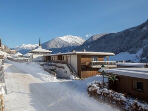 House | Exterior - Chalet in Konigsleiten Near Ski Lift (Wald im Pinzgau)