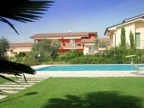 House | Pool
