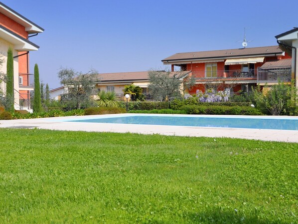 House | Pool