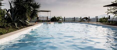Apartment | Pool | Outdoor pool
