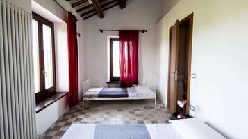 Apartment | 2 bedrooms, individually furnished, bed sheets