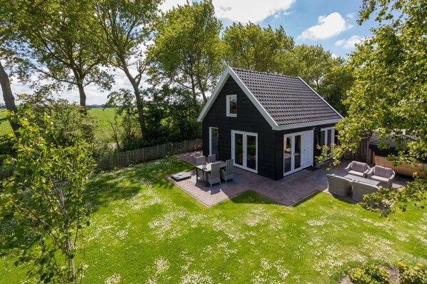 Exterior - Holiday Home in Vrouwenpolder With Garden (Vrouwenpolder)
