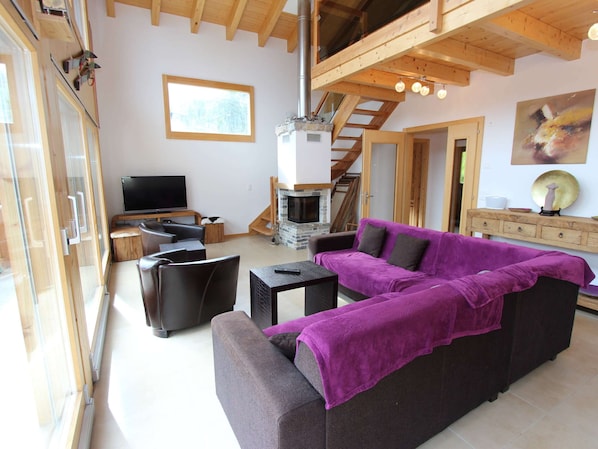 Chalet | Living area