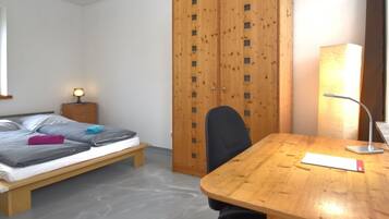 Apartment | 1 Schlafzimmer, individuell eingerichtet, Bügeleisen/Bügelbrett
