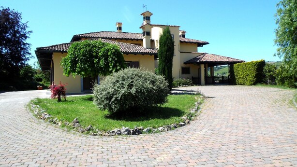 Exterior - Detached Villa With Pool Within a Farm Ground, in Quiet Hillside (Santa Maria della Versa)