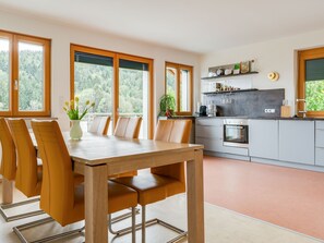 Dining - Lovely Apartment in Krottendorf-gaisfeld in Vineyards (Krottendorf-Gaisfeld)
