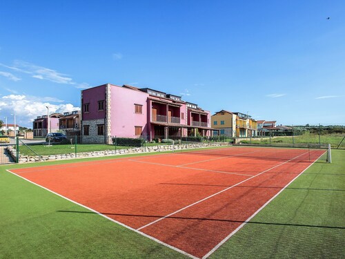 Apartment for up to 5 Persons With Shared Pool and Tennis Court