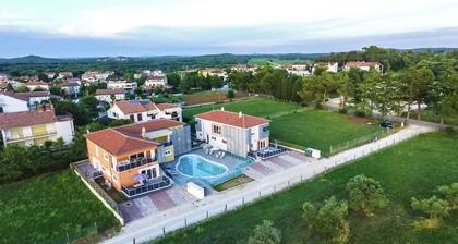 Ground Floor Apartment With Terrace and Shared Pool, Near the Beach