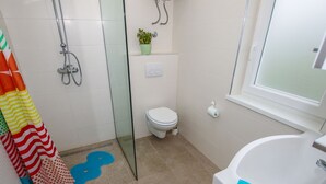 Shower, towels