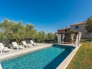 Outdoor pool - Newly Renovated Holiday Home With Pool and Fenced Yard for 4-6 People (Groznjan)