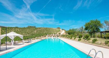 Serene Apartment in Ascoli Piceno with Hot Tub