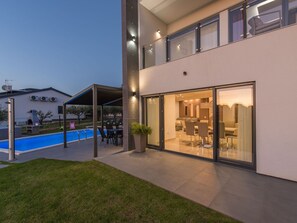 Exterior - Villa for up to 10 Guests With Private Pool and Garden (Kastelir-Labinci)