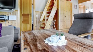 4 bedrooms - 10 Person Holiday Home in Sysslebäck (Syssleback)
