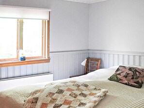 3 chambres, ameublement unique, literie fournie