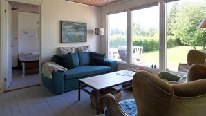 DVD player - 6 Person Holiday Home in Skibby (Skibby)