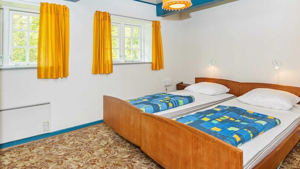 Ảnh chưa phân loại, 1 trong số 16 ảnh, nút
