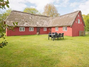 Outdoor dining - 5 Person Holiday Home in Romo (Rømø)