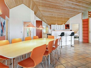Dining - Holiday Home in Blåvand (Blavand)