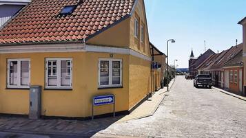 House | Miscellaneous