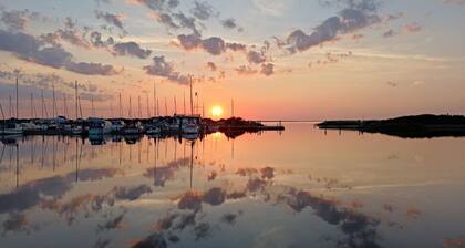 Secluded Harbor Cottage-by Traum