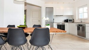 Private kitchen - Holiday Home in HarboÃ¸re (Harboore)