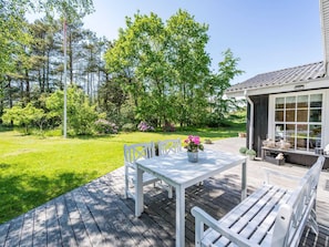 House | Outdoor dining - 4 Person Holiday Home in Blavand (Blavand)