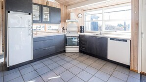 House | Private kitchen - 6 Person Holiday Home in Hvide Sande (Hvide Sande)