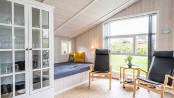 3 bedrooms, individually furnished