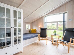 3 bedrooms, individually furnished